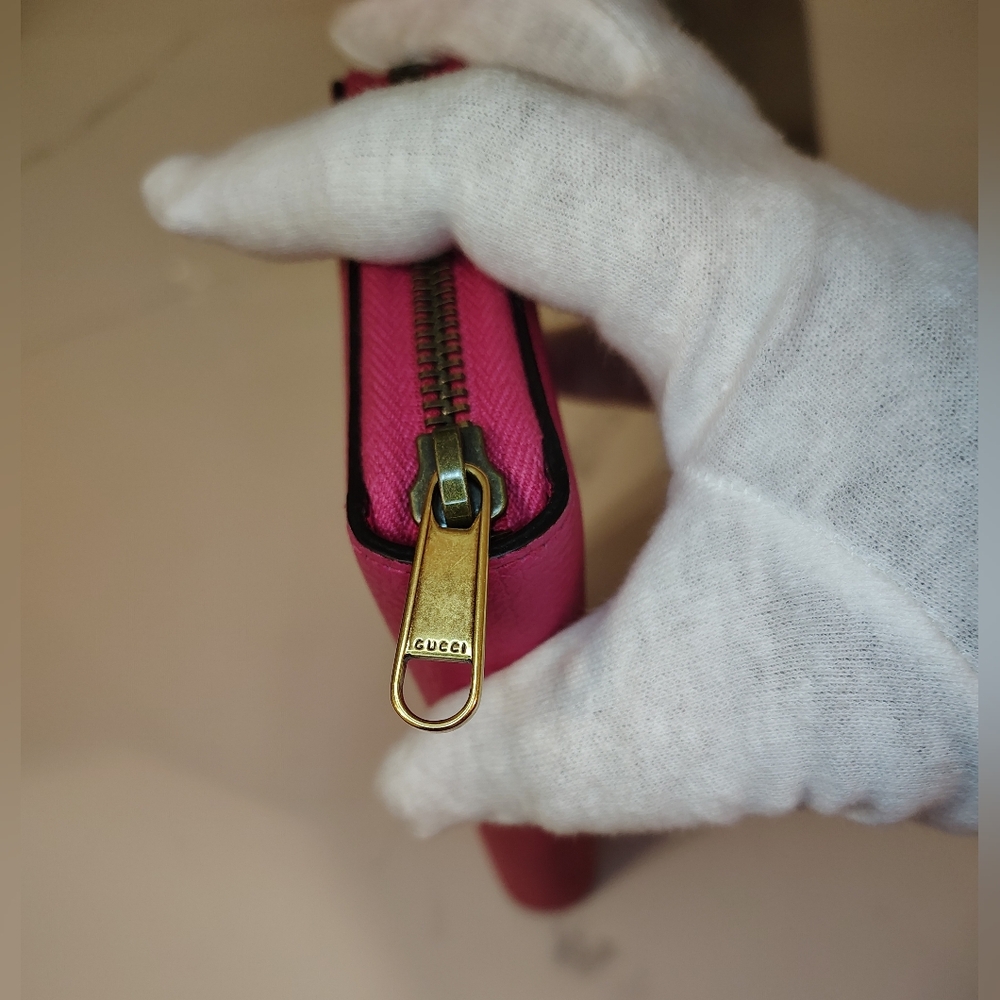 Gucci Pink Leather Zip-Around Wallet - Picture 8 of 13